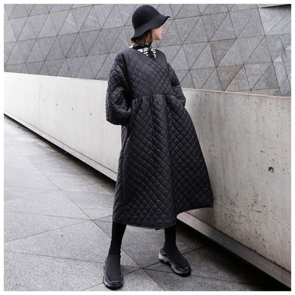 💜 The ISLANEL Black Quilted Wrap Jacket - Picture 4 of 8